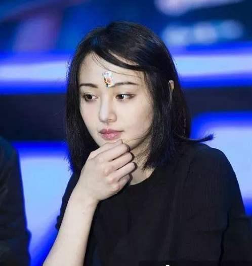 娱乐吃瓜女艺人是谁,吃瓜女艺人是谁,背后故事引热议